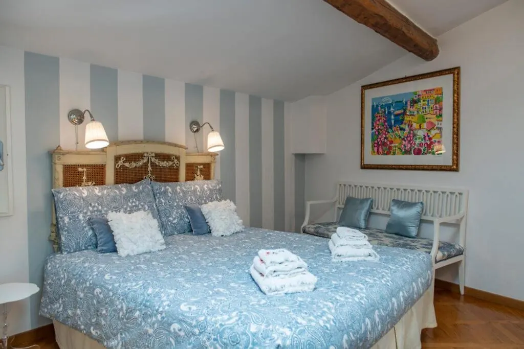 Romantic And Charming Apartments Florence 0*,  Italië